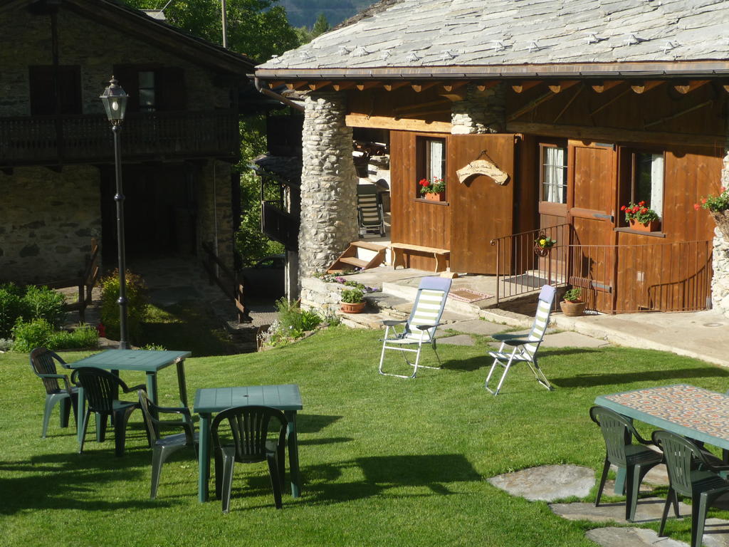 Bed and Breakfast Les Chevreuils Introd Exteriér fotografie
