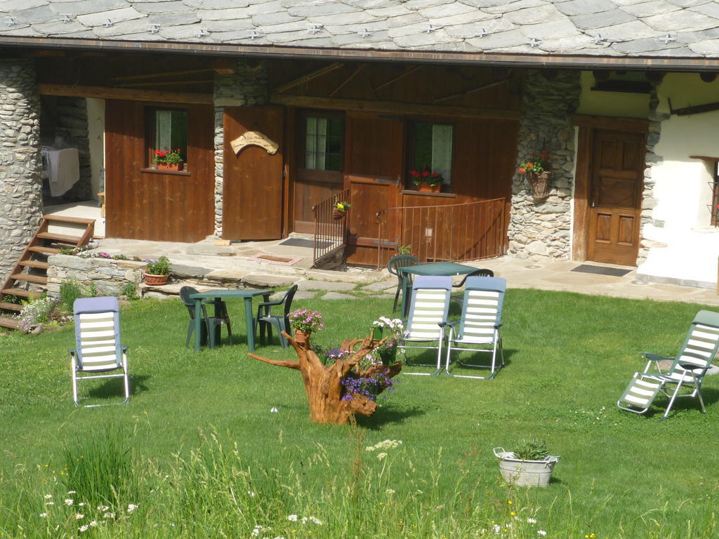 Bed and Breakfast Les Chevreuils Introd Exteriér fotografie