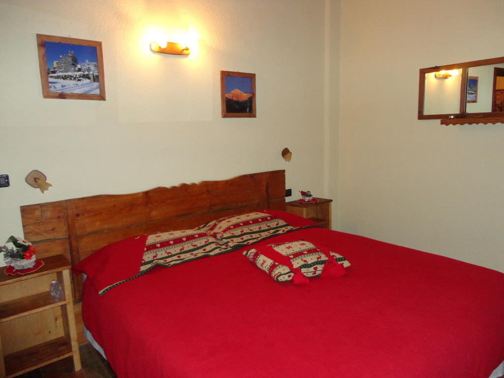 Bed and Breakfast Les Chevreuils Introd Pokoj fotografie