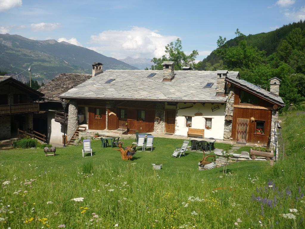 Bed and Breakfast Les Chevreuils Introd Exteriér fotografie