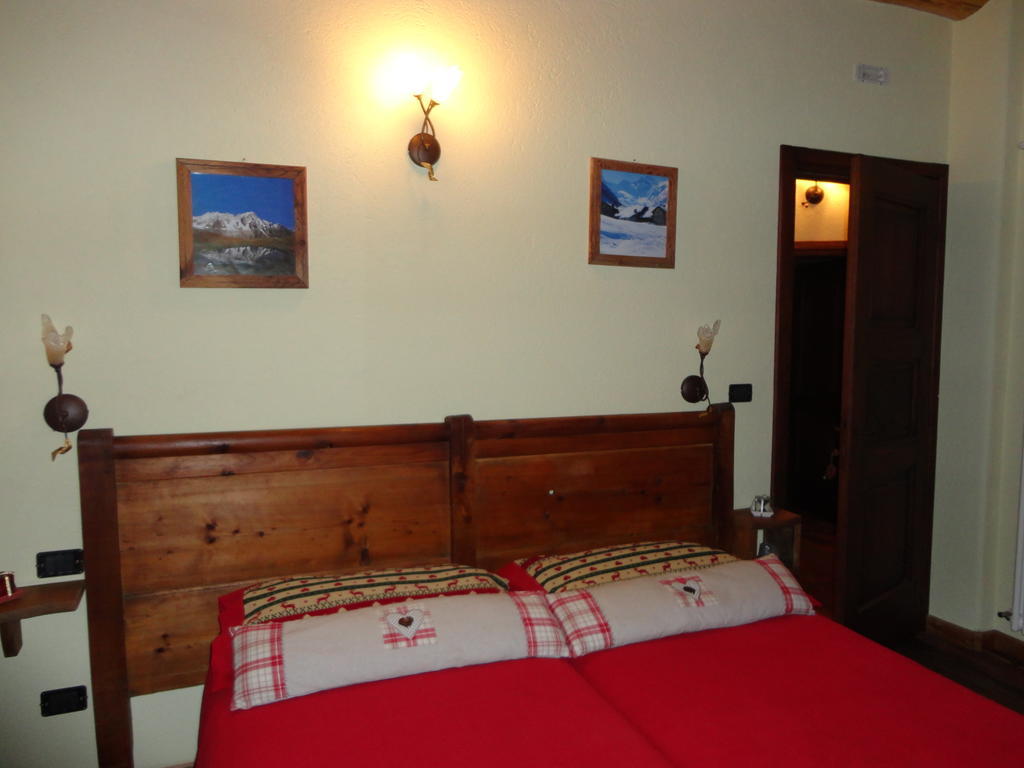 Bed and Breakfast Les Chevreuils Introd Pokoj fotografie
